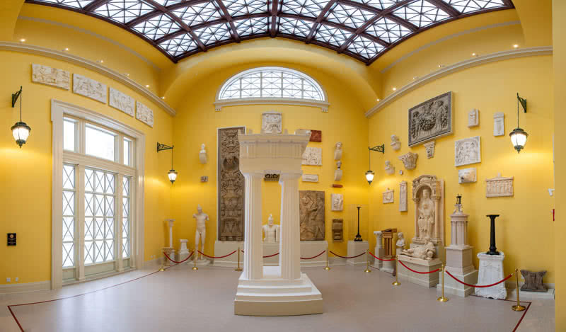Wide angle view of the Hall of Casts