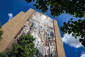 Hesburgh Library on a sunny day.