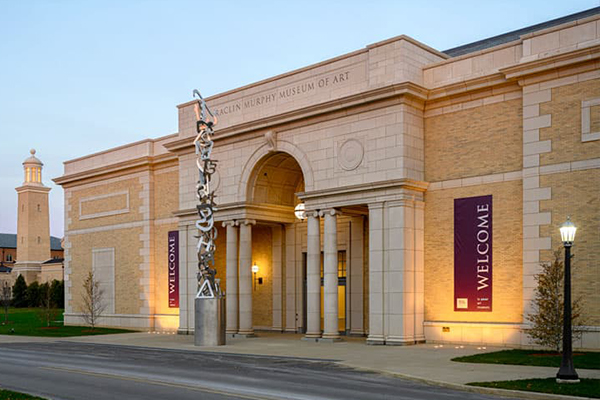 Front entrance of the Raclin Murphy Museum of Art