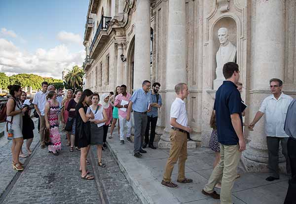 Notre Dame students enter the Centro Cultural Padre Félix Varela for the first talk of the conference about Pope Francis' visits to the Americas.