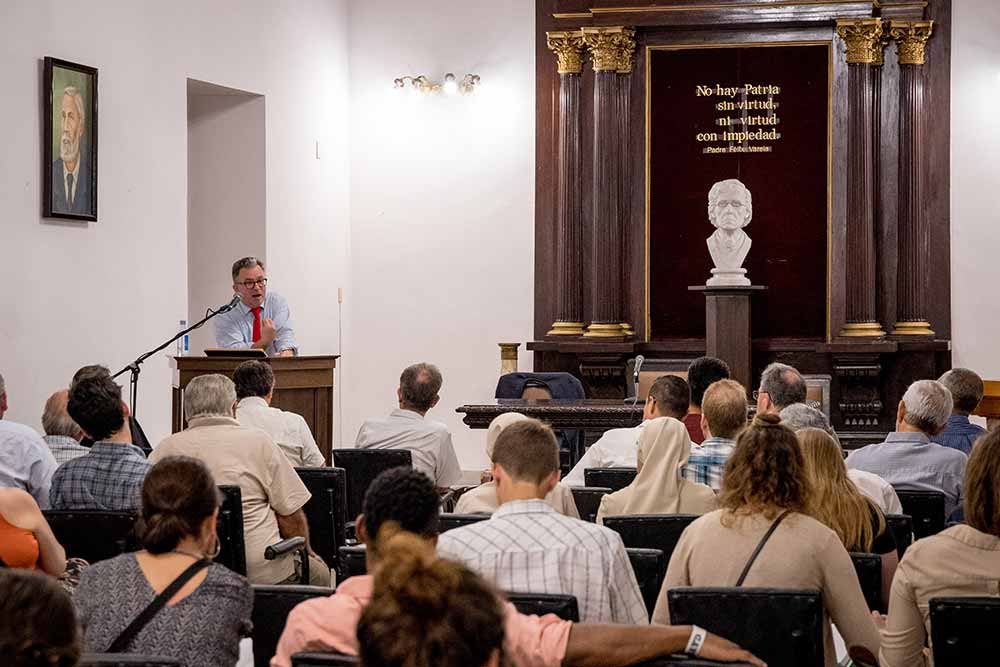 Papal biographer Austin Ivereigh deliver keynote in Havana, Cuba. October, 2016.