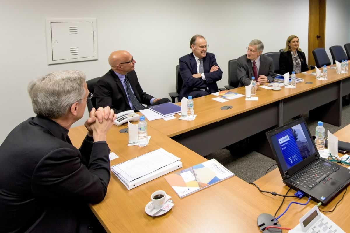 In discussions at one of the world’s leading business schools, Brazil’s Fundação Getúlio Vargas, University of Notre Dame Provost Thomas G. Burish answers questions from Luiz Artur Ledur Brito, Dean of FGV’s Business School in São Paulo about the possibility of expanded student and faculty exchanges between their two institutions. The FGV dean is flanked by Notre Dame President Rev. John I. Jenkins, C.S.C. and Vice President and Associate Provost for Internationalization J. Nicholas Entrikin.