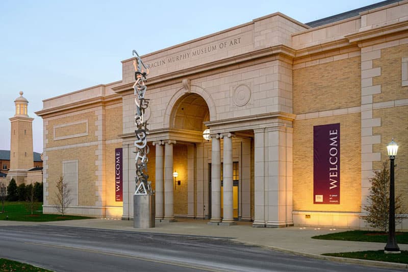 Main entrance to the Raclin Murphy Museum of Art.