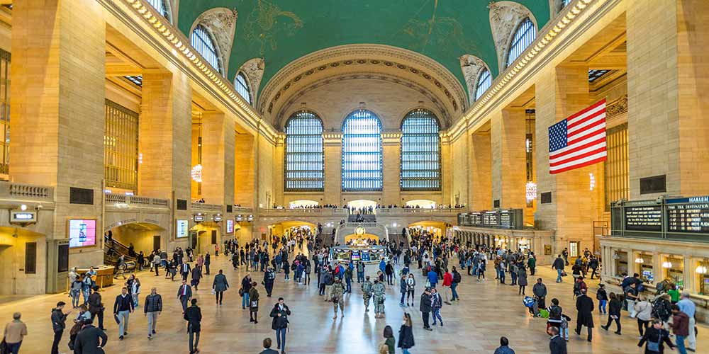 Timelapse of Grand Central Terminal during lunch hour